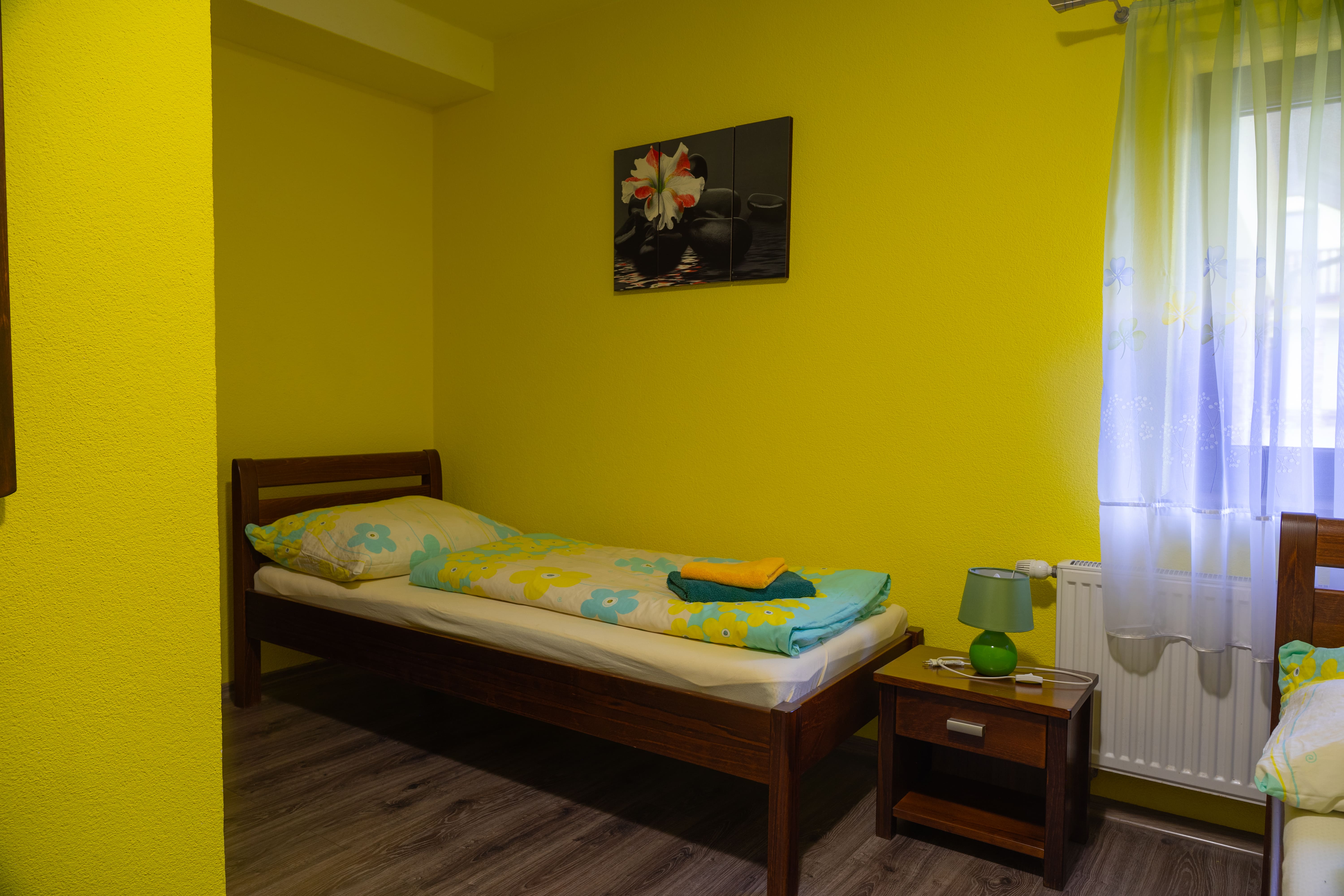 room-detail