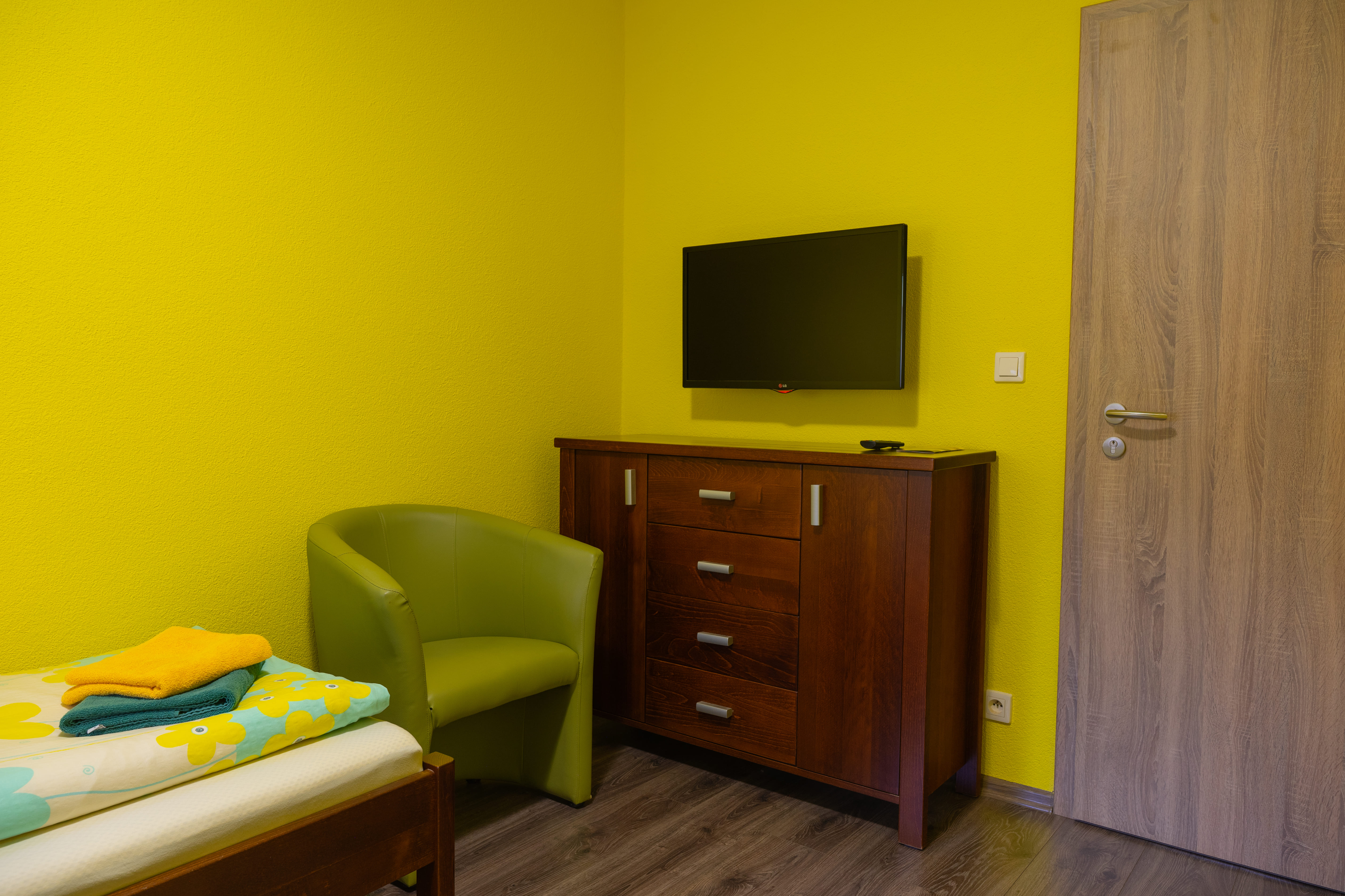 room-detail